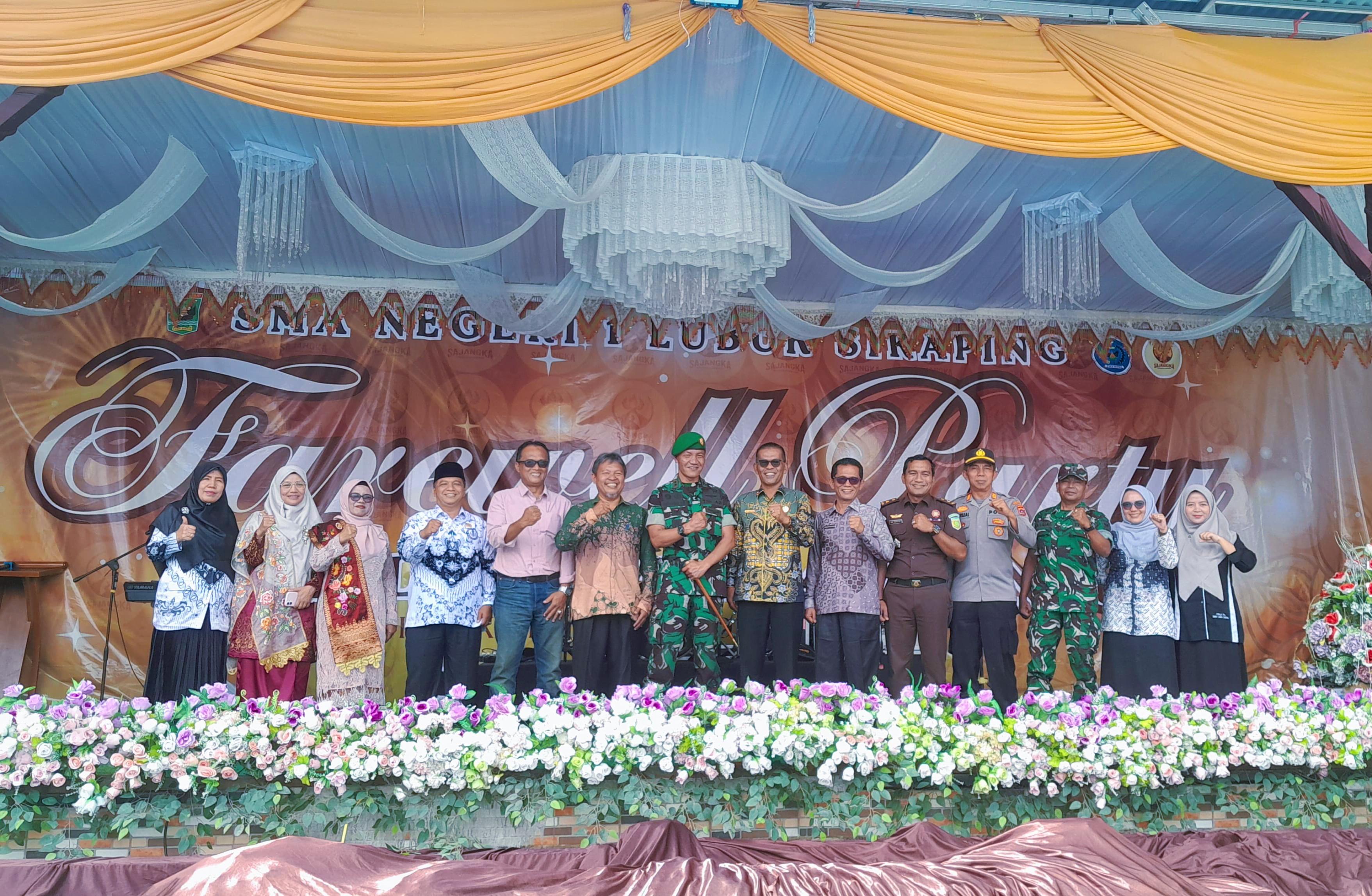 Meriah dan Penuh Haru, SMAN 1 Lubuk Sikaping Gelar Farewell Party Kelas XII