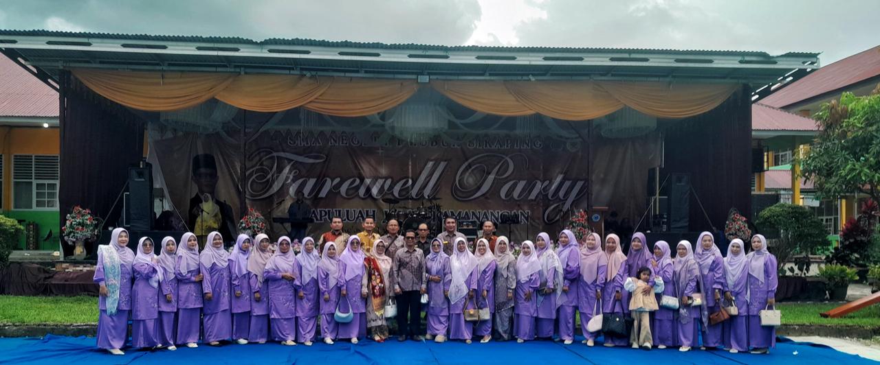Kebersamaan Penuh Makna, Guru-Guru SMAN 1 Lubuk Sikaping Abadikan Momen Bersama di Farewell Party