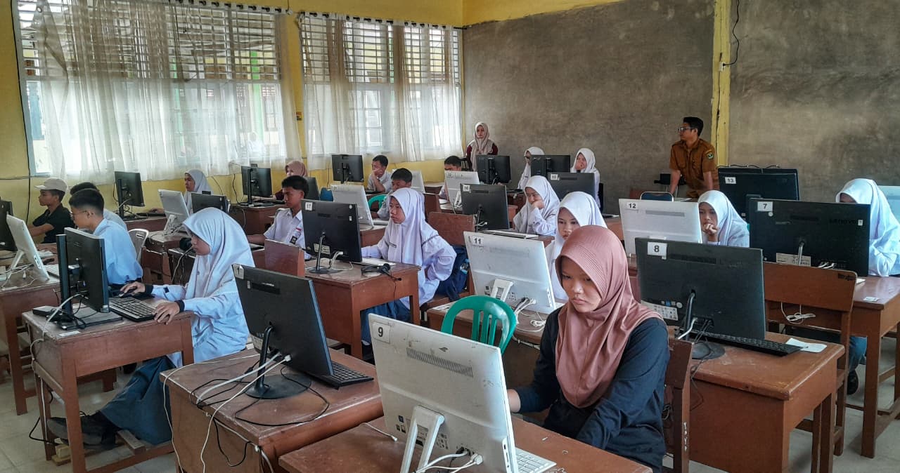 Pelombaan Pentas seni Poster Digital